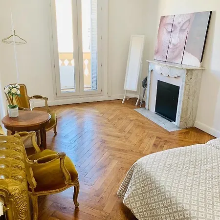 Appartement Le Charme Du Bourgeois Nice